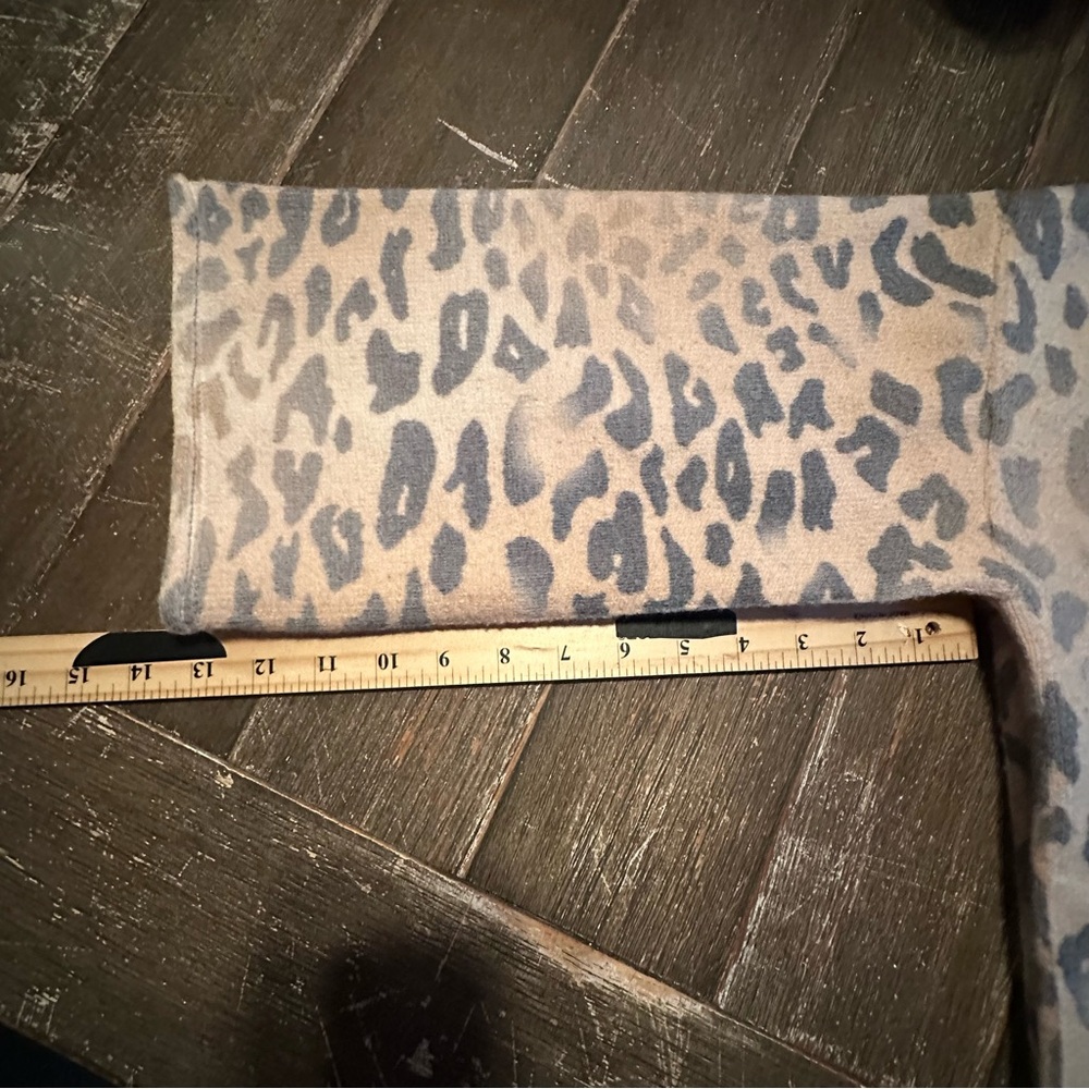 POL Leopard Print Off-the-Shoulder Sweater in Tan and Black - Picture 7 of 8